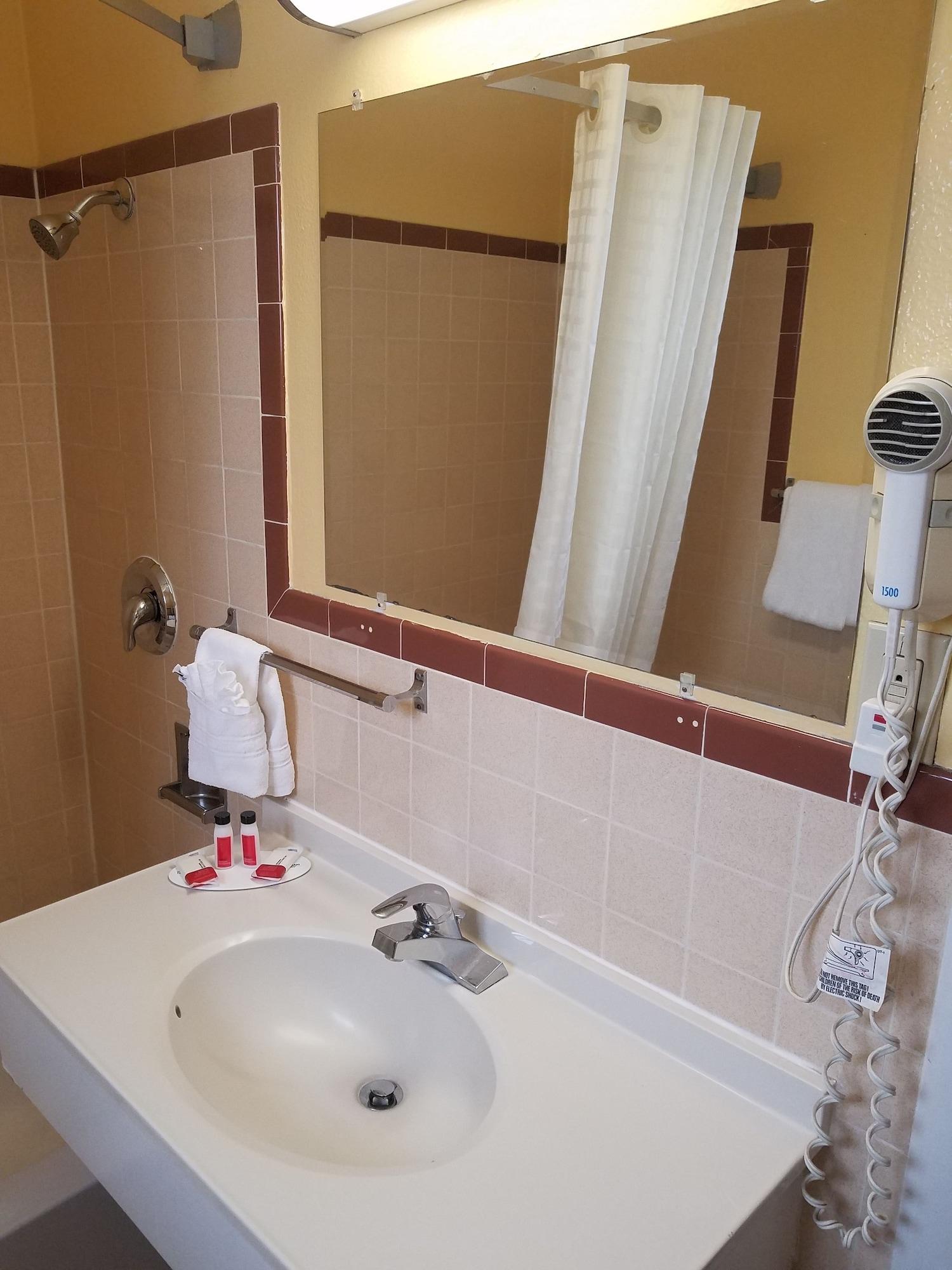 Travelodge By Wyndham Wenatchee Εξωτερικό φωτογραφία