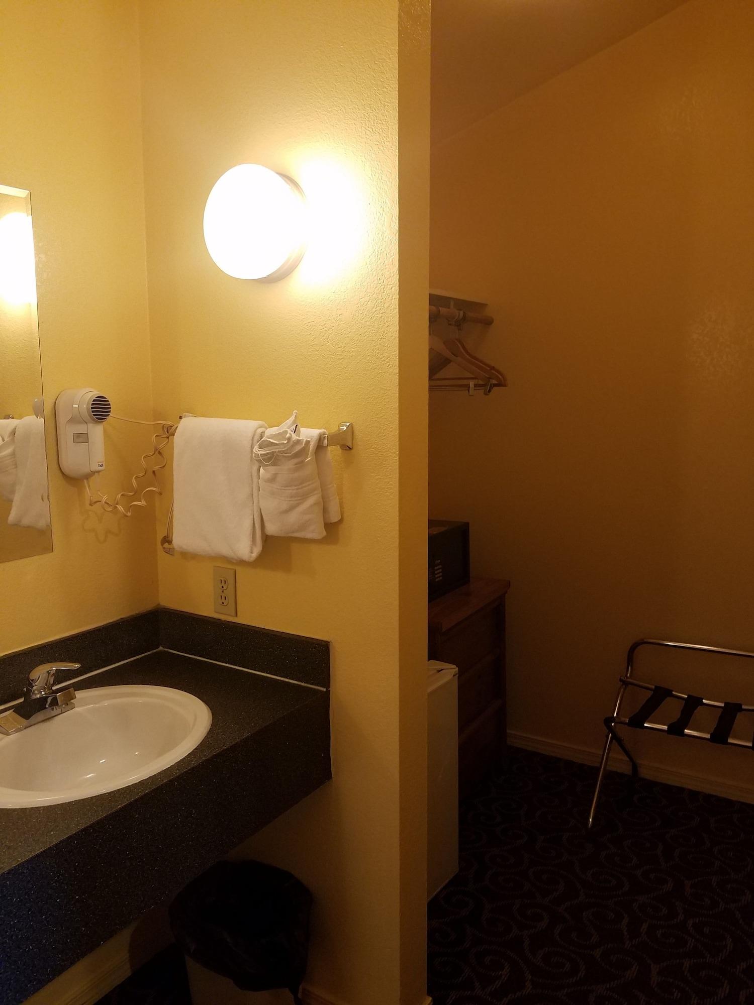 Travelodge By Wyndham Wenatchee Εξωτερικό φωτογραφία