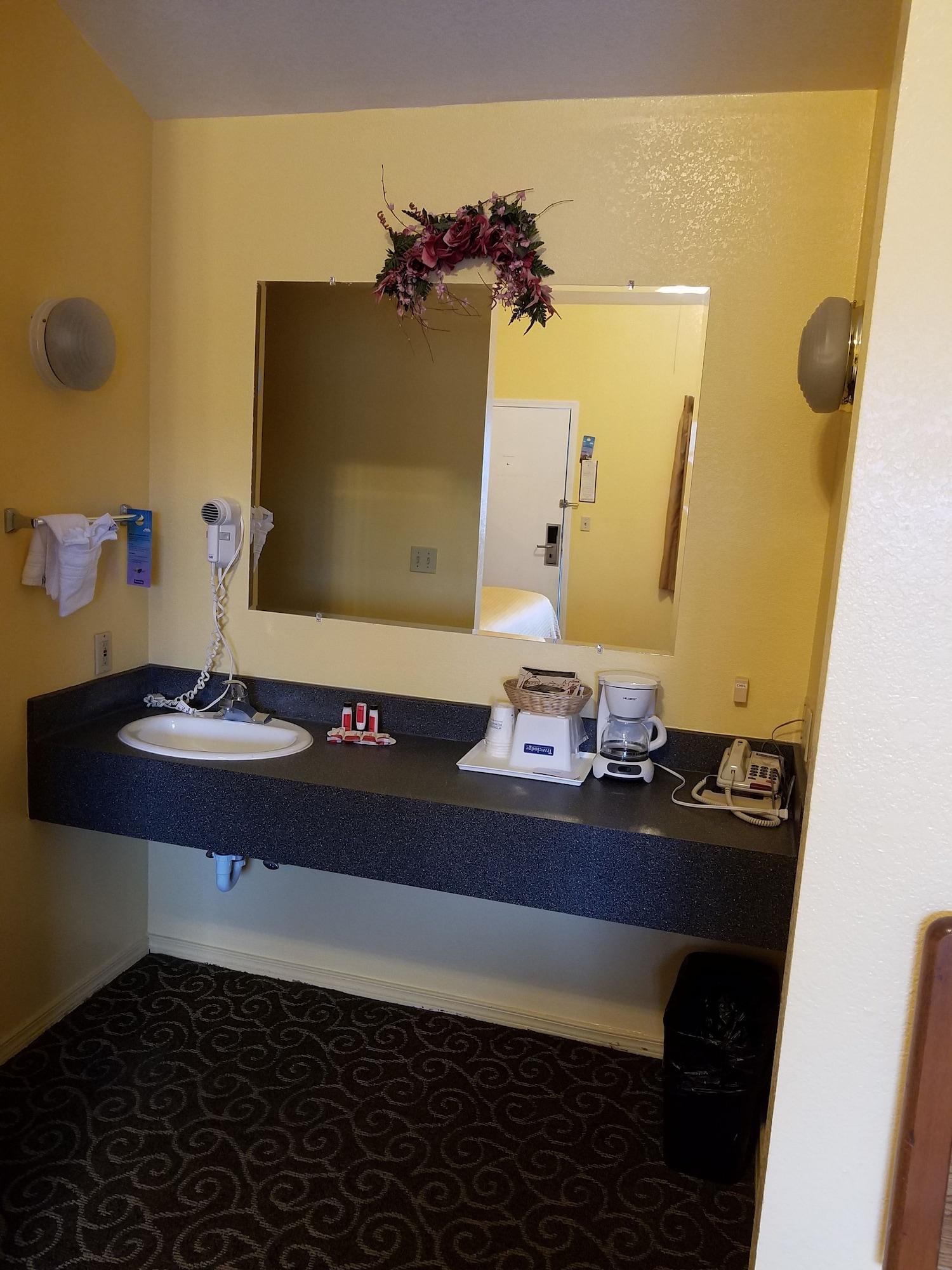 Travelodge By Wyndham Wenatchee Εξωτερικό φωτογραφία