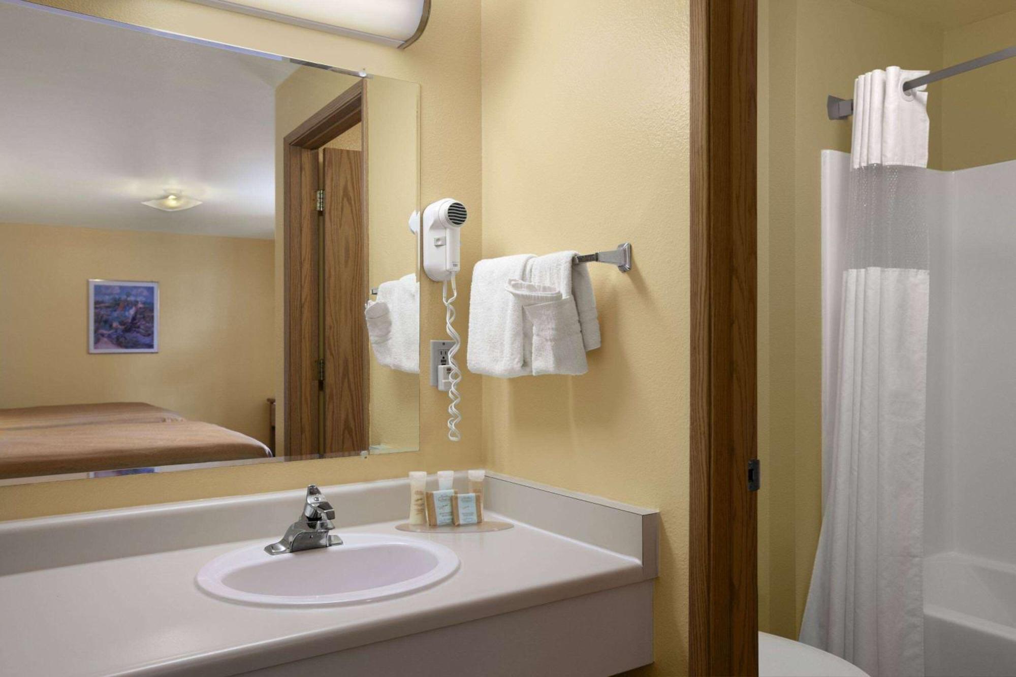 Travelodge By Wyndham Wenatchee Εξωτερικό φωτογραφία